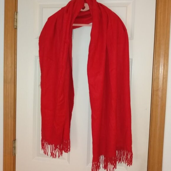 Pashmina: Lambswool red scarf/shawl with fringe. - Picture 1 of 2